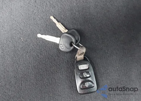 2013 Hyundai Elantra Gls из США, поврежденный, VIN KMHDH4AE1DU667729